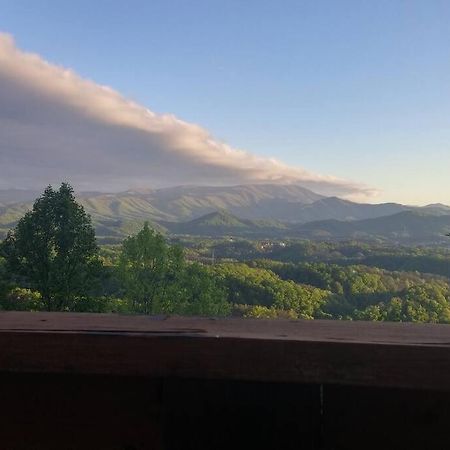 Vila Yogi'S Den: Breathtaking Views! 3 Min To Dollywood, On 1 Acre! Sevierville Exteriér fotografie