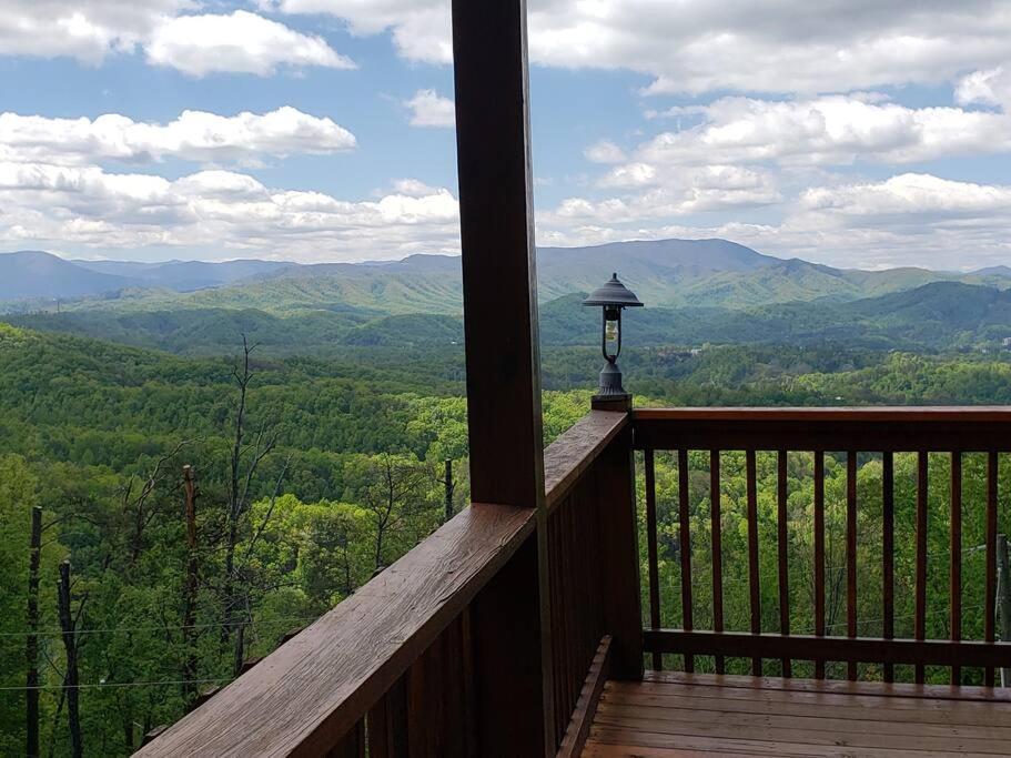 Vila Yogi'S Den: Breathtaking Views! 3 Min To Dollywood, On 1 Acre! Sevierville Exteriér fotografie