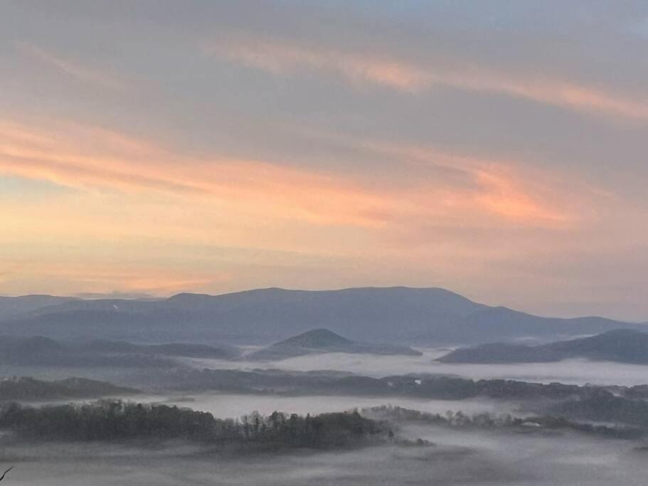 Vila Yogi'S Den: Breathtaking Views! 3 Min To Dollywood, On 1 Acre! Sevierville Exteriér fotografie