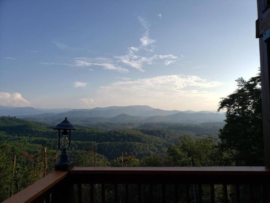 Vila Yogi'S Den: Breathtaking Views! 3 Min To Dollywood, On 1 Acre! Sevierville Exteriér fotografie