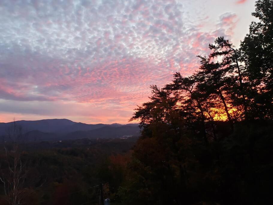 Vila Yogi'S Den: Breathtaking Views! 3 Min To Dollywood, On 1 Acre! Sevierville Exteriér fotografie