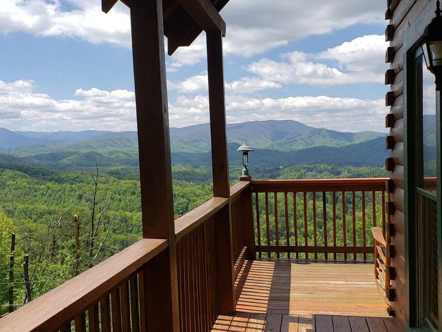Vila Yogi'S Den: Breathtaking Views! 3 Min To Dollywood, On 1 Acre! Sevierville Exteriér fotografie
