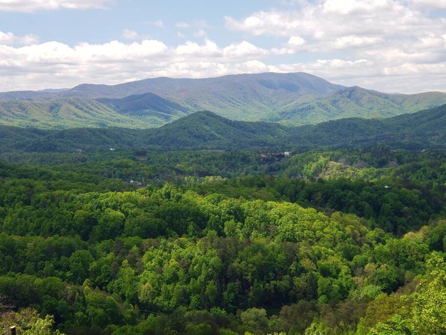 Vila Yogi'S Den: Breathtaking Views! 3 Min To Dollywood, On 1 Acre! Sevierville Exteriér fotografie