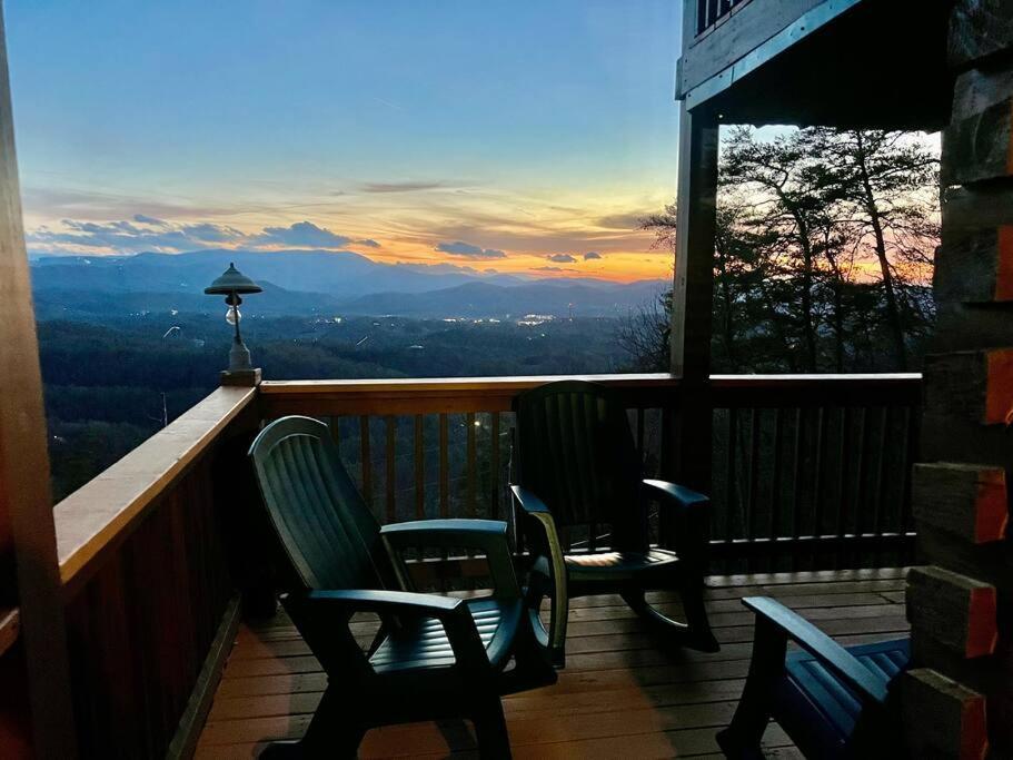 Vila Yogi'S Den: Breathtaking Views! 3 Min To Dollywood, On 1 Acre! Sevierville Exteriér fotografie