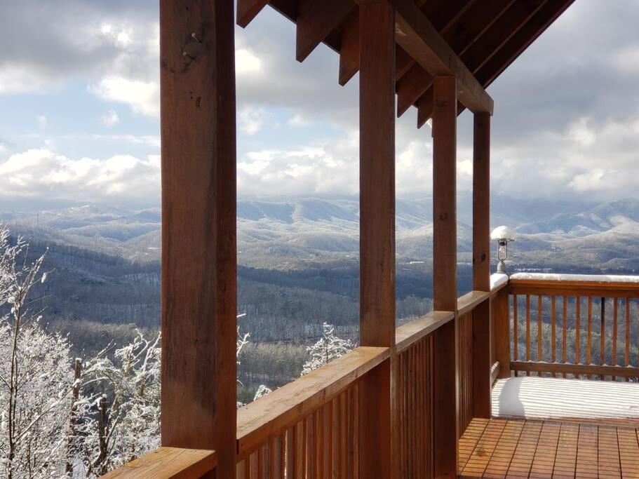 Vila Yogi'S Den: Breathtaking Views! 3 Min To Dollywood, On 1 Acre! Sevierville Exteriér fotografie