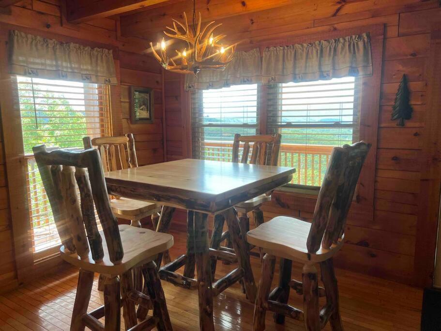 Vila Yogi'S Den: Breathtaking Views! 3 Min To Dollywood, On 1 Acre! Sevierville Exteriér fotografie