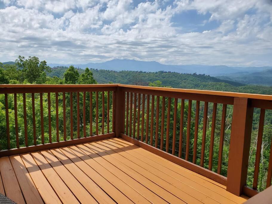 Vila Yogi'S Den: Breathtaking Views! 3 Min To Dollywood, On 1 Acre! Sevierville Exteriér fotografie