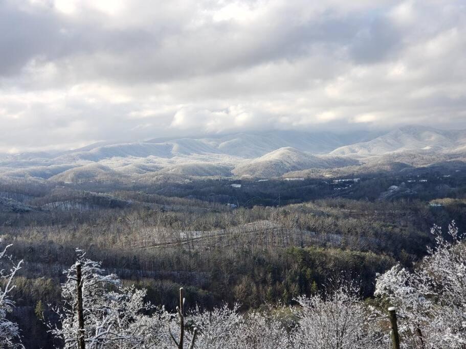 Vila Yogi'S Den: Breathtaking Views! 3 Min To Dollywood, On 1 Acre! Sevierville Exteriér fotografie
